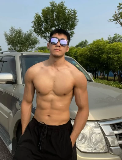 终于有辆能装得下我的车了 #185 #黑皮 #三......于有辆能装得下我的车了 #185 #黑皮 #三菱 臭大力力 image 4