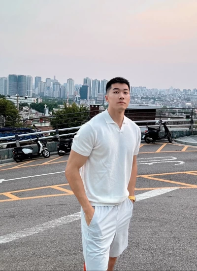 一直暴走直至 笑不出来 小小首尔 拿下 #男友......风 #硬照 #感觉至上 #2024图文伙伴计划 臭大力力 image 1
