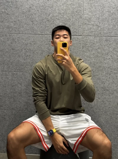 运动风还是老爹风穿搭 回村过年运动服搭老爹味外套...... #过年穿什么 #体育生 #男大学生 #开春搭配 臭大力力 image 5