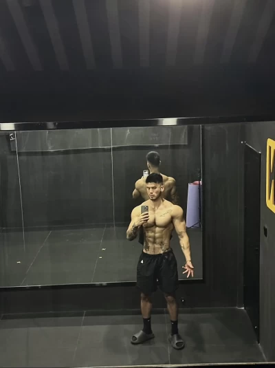 别问了 我这点肉 不配备赛 体脂低 是因为吃不进......这点肉 不配备赛 体脂低 是因为吃不进东西 宇智波小胡 image 2